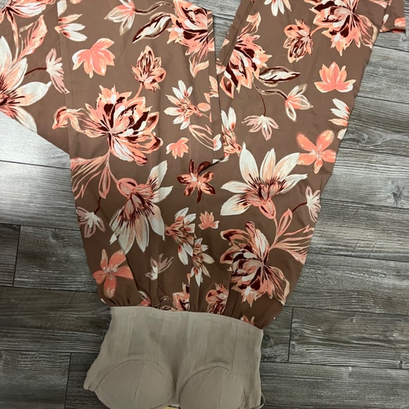 Jumpsuit - Picture 5 of 6